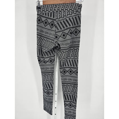 Ci Sono Womens Sz S Pull On Skinny Panys Black Gray Aztec Print