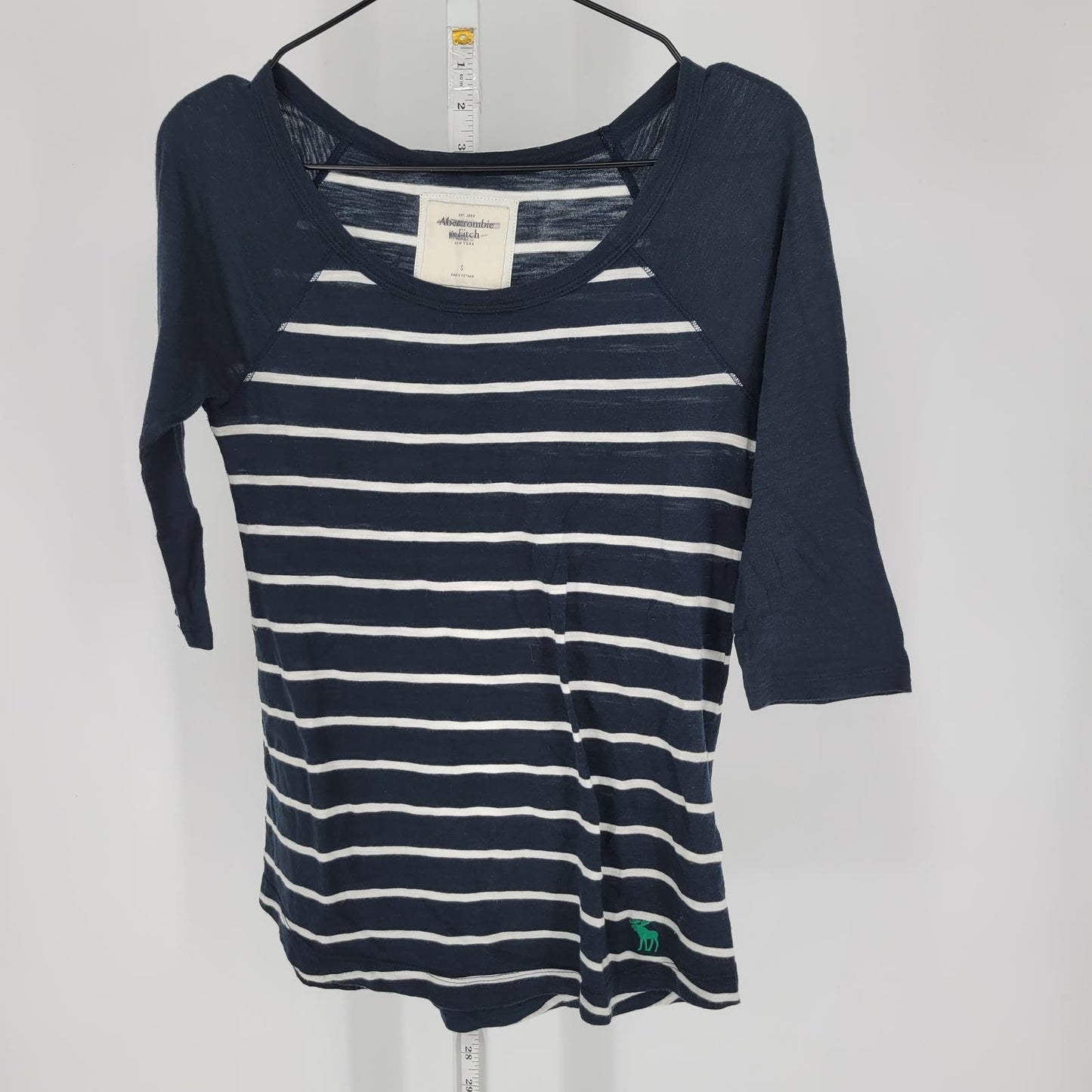 Abercrombie & Fitch Womens Sz S 3/4 Sleeve Striped T Shirt Navy Blue and White