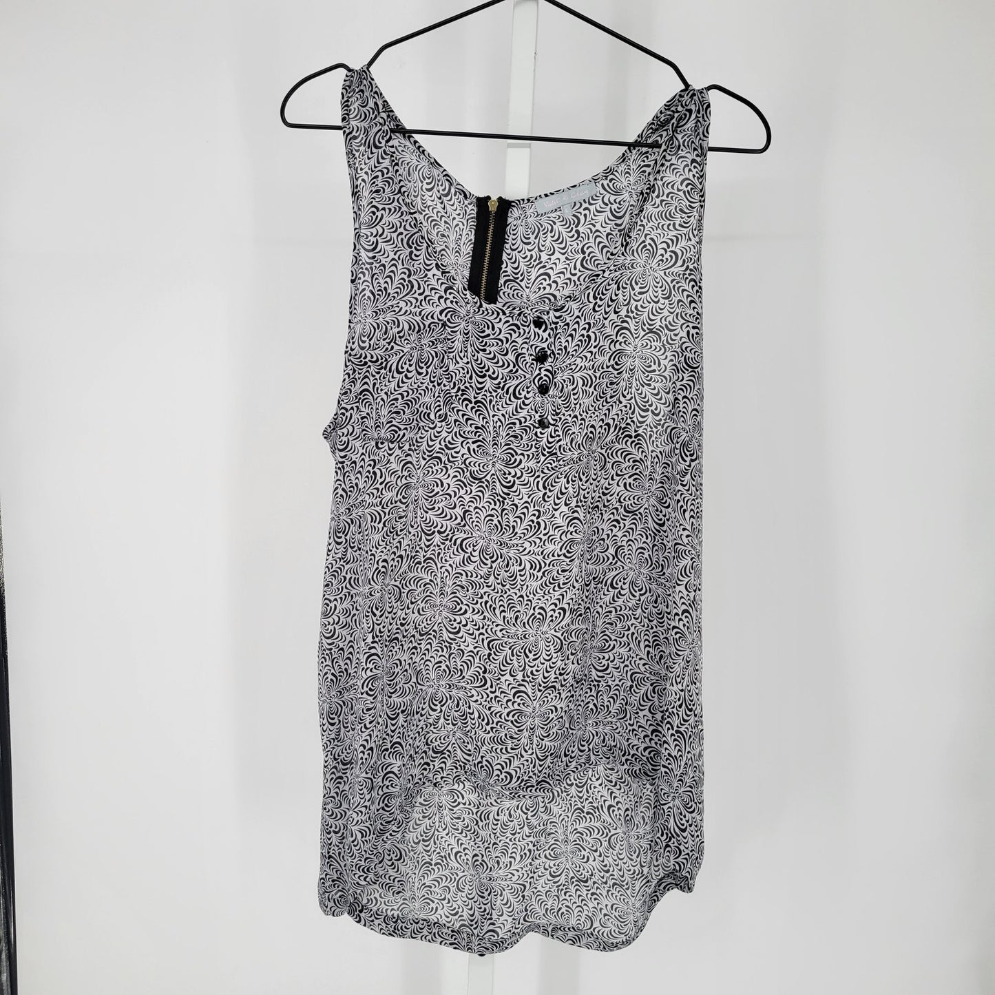 Violet & Claire Womens Sz L Semi Sheer Sleeveless Blouse White Black Swirl