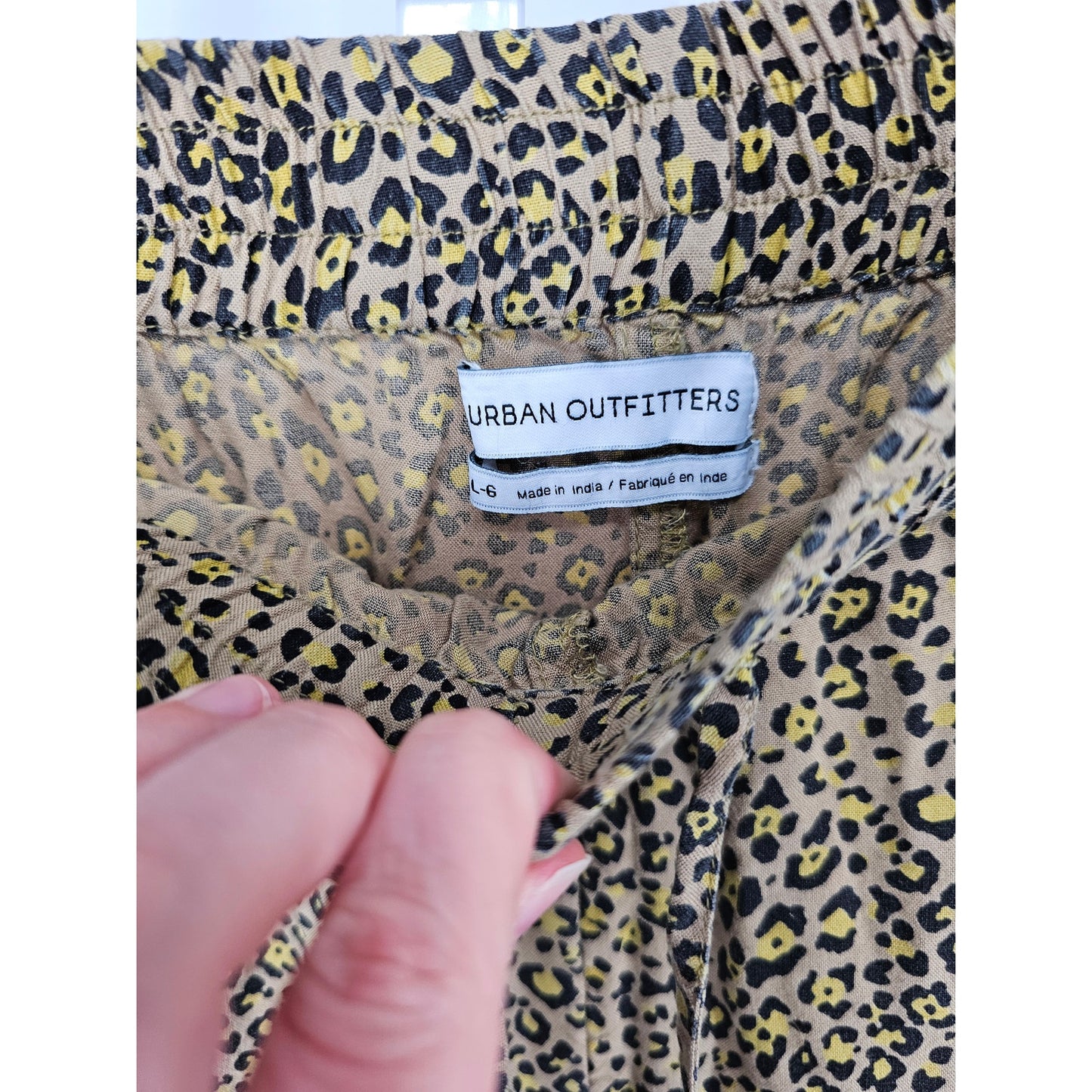 Urban Outfitters Womens Sz L Pull On Lounge Pants Black Yellow Leopard Print