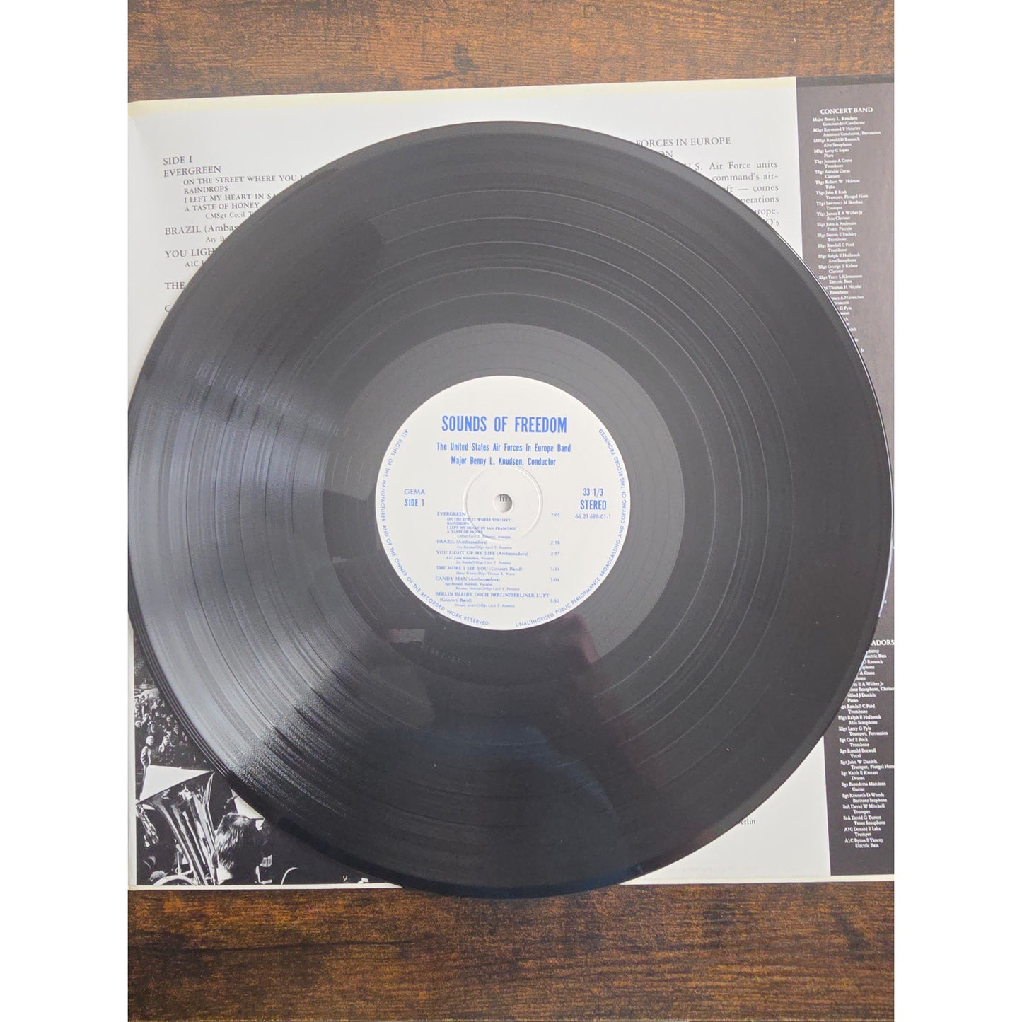 Sounds of Freedom The United States Air Forces in Europe Band Gema 66.21 698-01