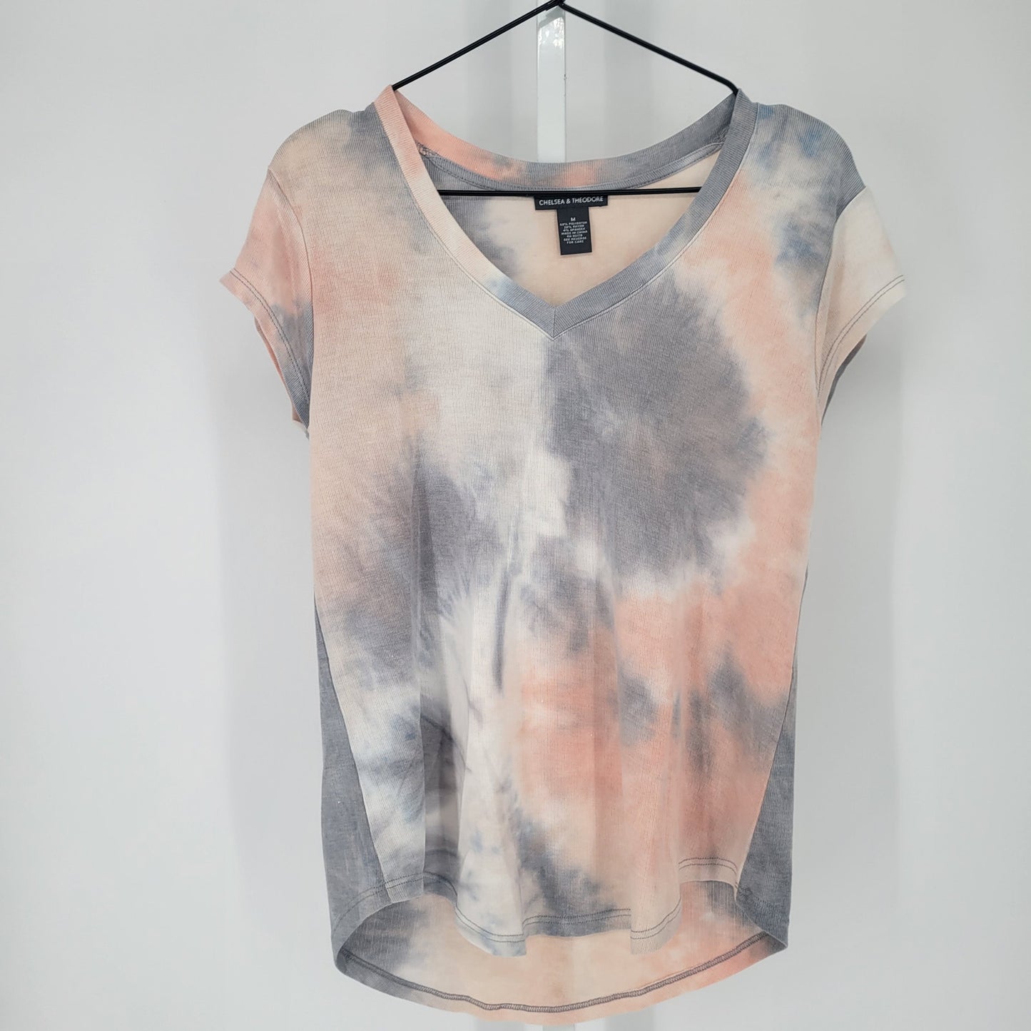 Chelsea & Theodore Womens Sz M Short Sleeve V Neck T Shirt Tie Dye Pink Blue