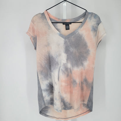 Chelsea & Theodore Womens Sz M Short Sleeve V Neck T Shirt Tie Dye Pink Blue