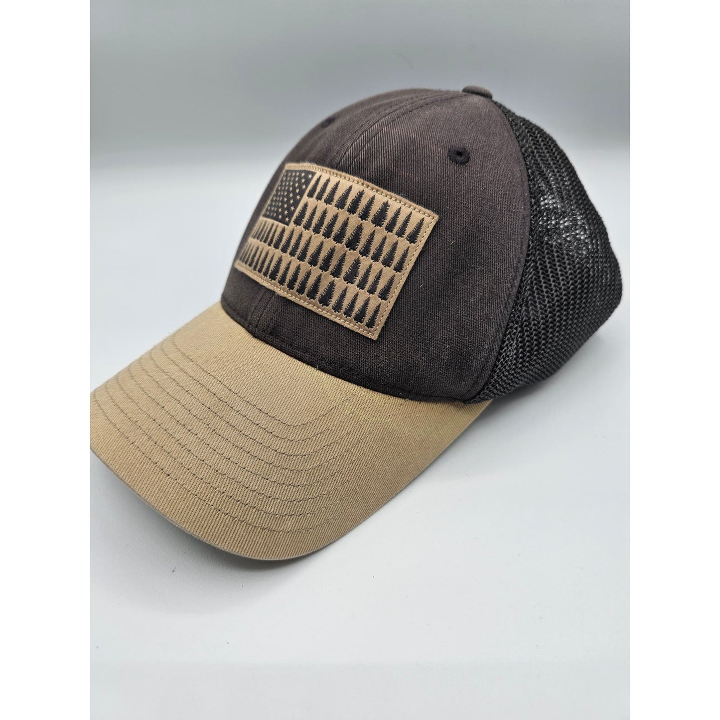 Columbia Rugged Outdoor Mesh Hat - American Flag Patch Sz M Flexfit Brown Tan