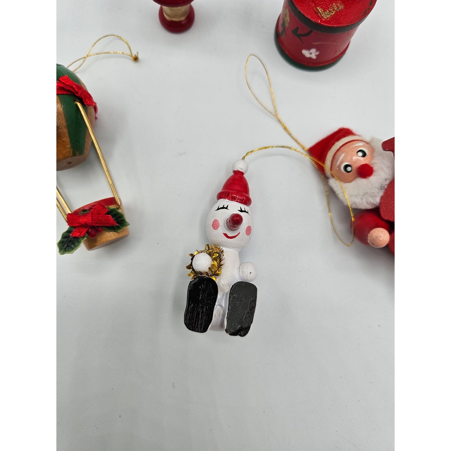 Lot of 5 Vintage Hand Painted Wooden Christas Ornaments Hot Air Balloon Santa