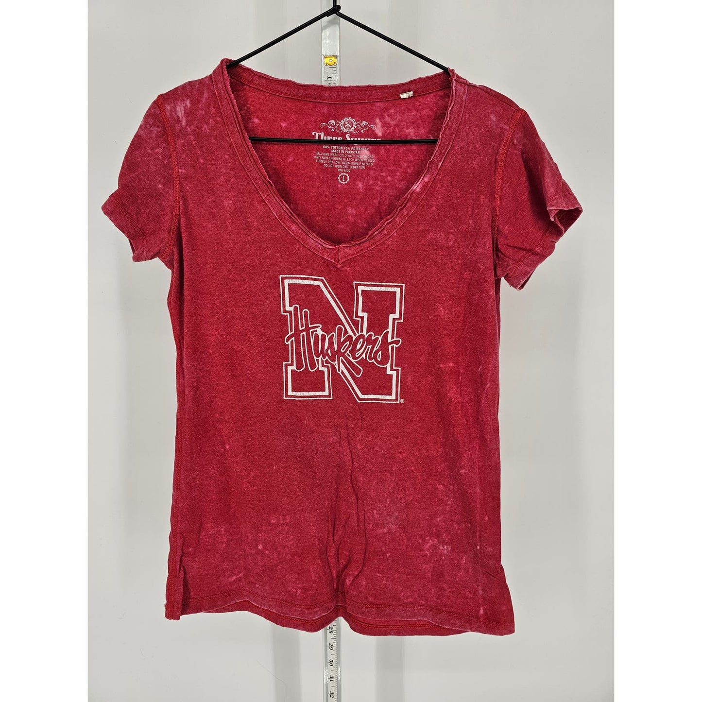 Three Square Nebraska Huskers Womens Sz L Short Sleeve V Neck T Shirt Stonewash