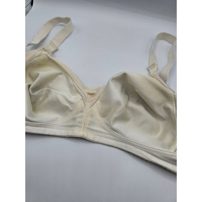 Vintage 1970s JcPenney Womens Sz 36C Unlined T Shirt Bra Cream