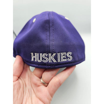 The Game Pro DC Huskies Mens Sz S Baseball Hat Purple Fitted