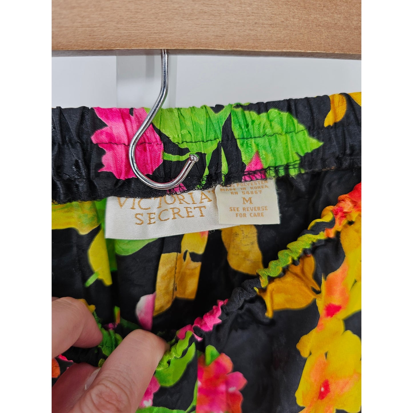 Vtg Victorias Secret Gold Label Womens Sz M Satin Sleep Shorts Bright Floral