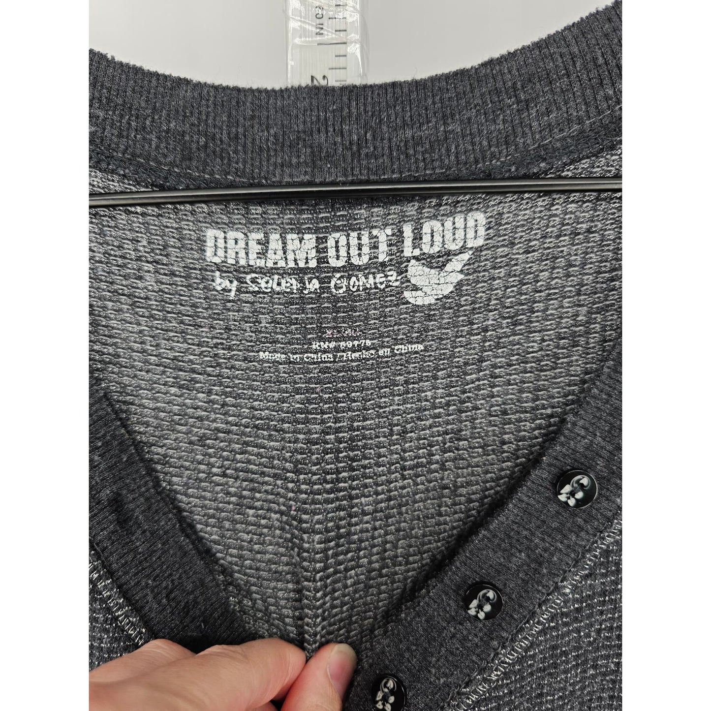 Dream Out Loud Selena Gomez Womens Sz XS V Neck Sweatshirt Imagine Hope Gray