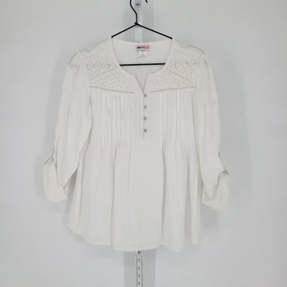 American Sweetheart Womens Sz S Tab Sleeve Blouse White Lace neckline