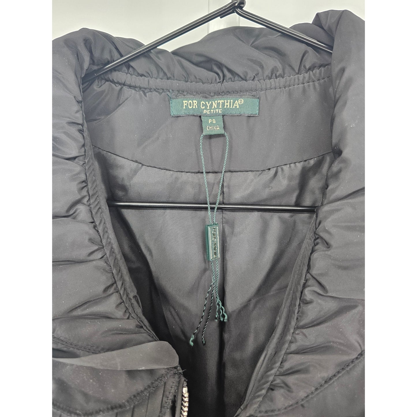 For Cynthia Womens Sz PS Petite Black Zip Up Puffer Vest Pleated