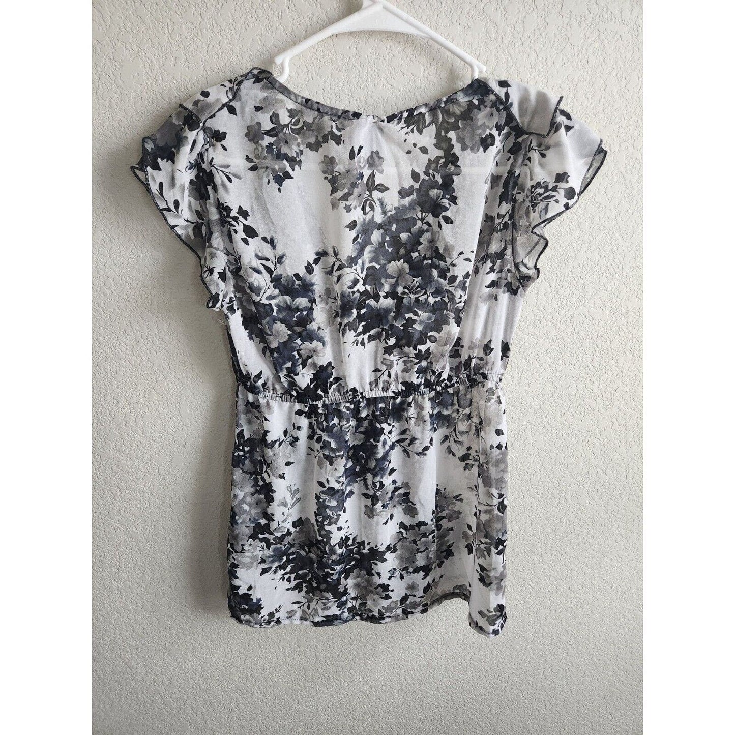 Wrapper Womens Sz M Short Sleeve Semi Sheer Blouse Black White Floral