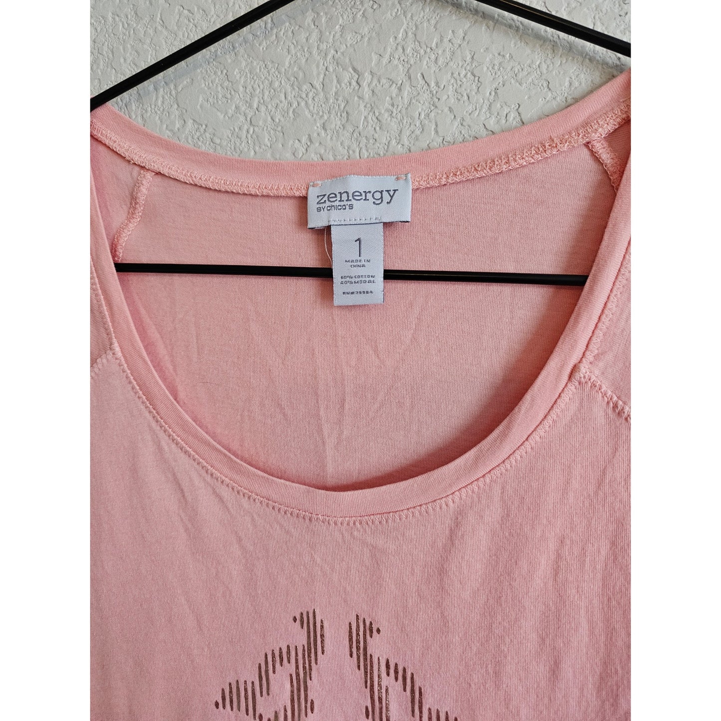 Zenergy by Chicos Womens Sz 1 (XL) 3/4 Sleeve T Shirt Peach and Gold Print