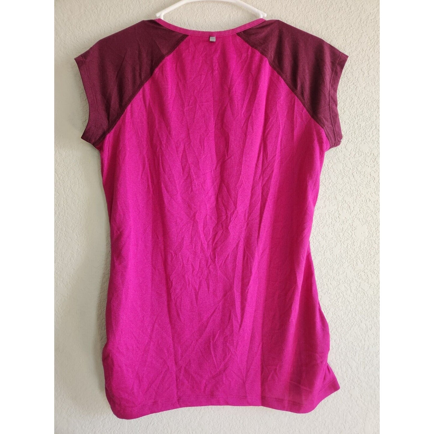 Nike Dri Fit Womens Sz M V Neck Loose Fit athletic T Shirt Pink