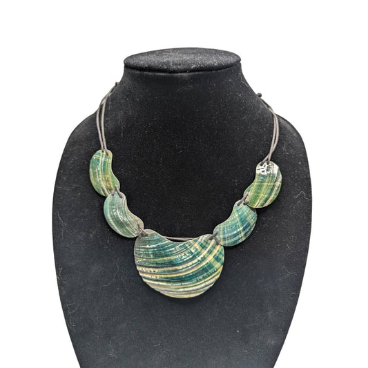 Vintage Womens Rope chain and Shell Statement Piece Necklace Blue Green Nautical