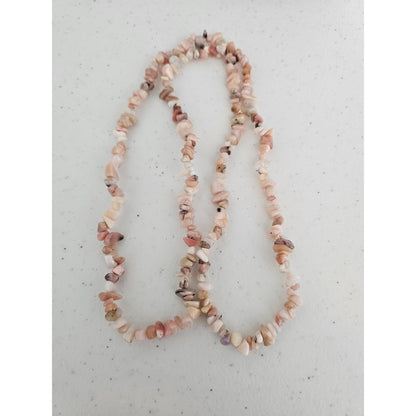 Vintage Single Strand Chip Stone Becklace Light Pink Tones