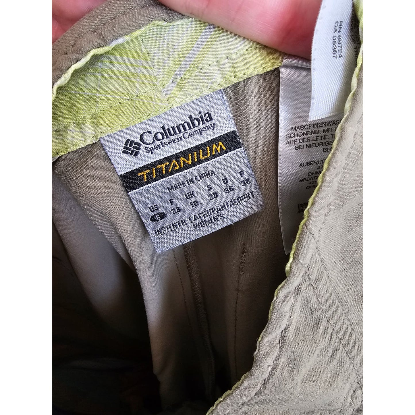 Columbia Titanium Womens Sz 6 Nylon Hiking Pants Beige Cargo