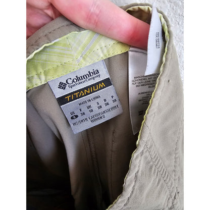 Columbia Titanium Womens Sz 6 Nylon Hiking Pants Beige Cargo