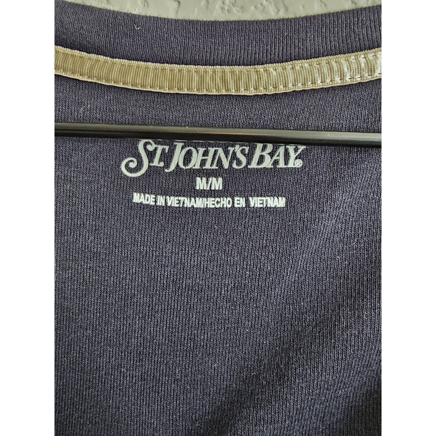 St Johns Bay Womens Sz M Long Sleeve V Neck T Shirt Black