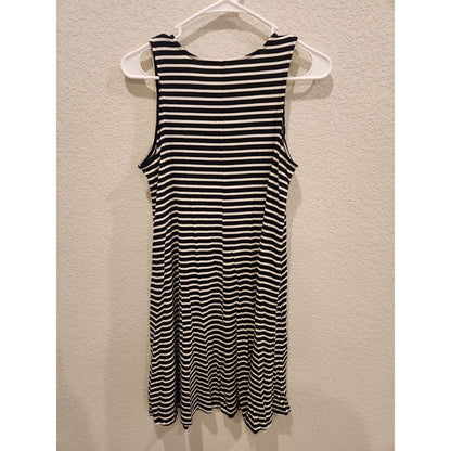 Old Navy Womens Sz M Knee Length Shift Dress Black White Striped Sleeveless