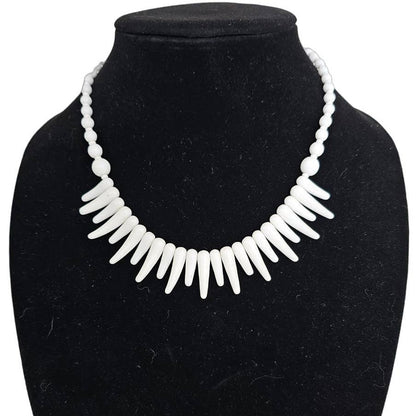 Vintage 1990s Solid white Single Strand Beaded Necklace Spike Beads