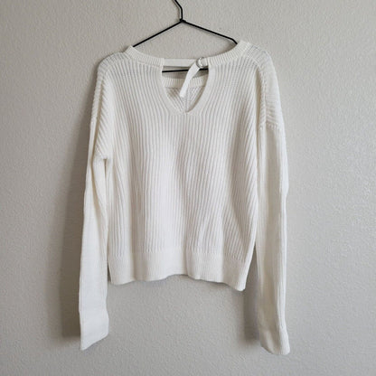 GAP For Good womens Sz M Knit Crewneck Sweater White Adjustable Buckle