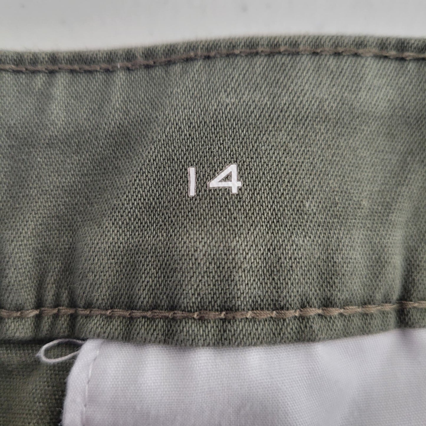 St Johns Bay Womens Sz 14 Capri Length Denim Pants Army Green Cotton