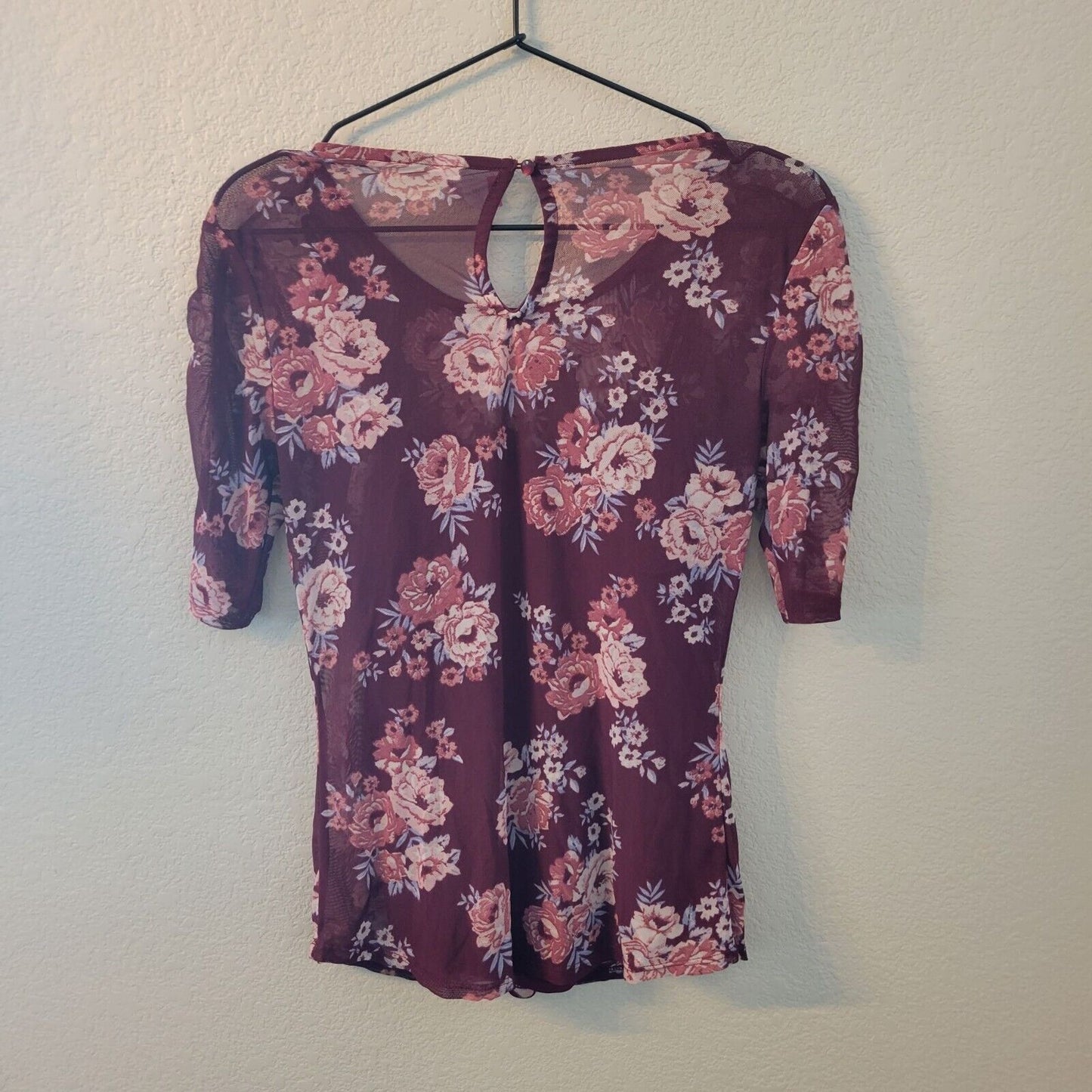 No Boundaries Juniors Sz M Short Sleeve Blouse Dark Red Floral Mesh