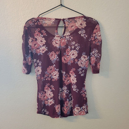 No Boundaries Juniors Sz M Short Sleeve Blouse Dark Red Floral Mesh