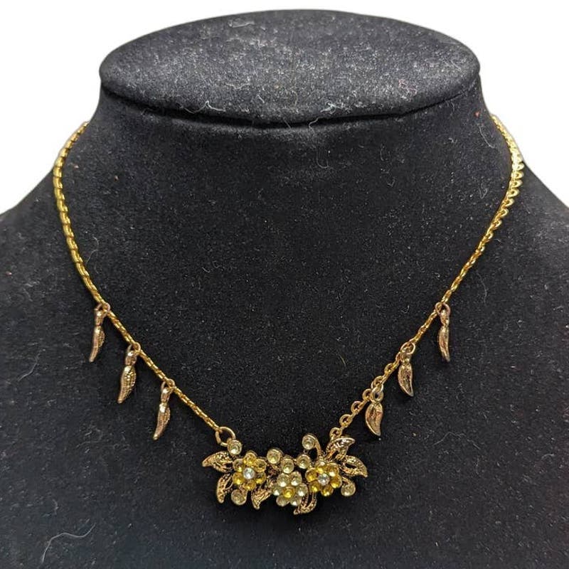 Vintage Y2K Gold Tone Pendant Necklace Clear Rhinestone Feathers