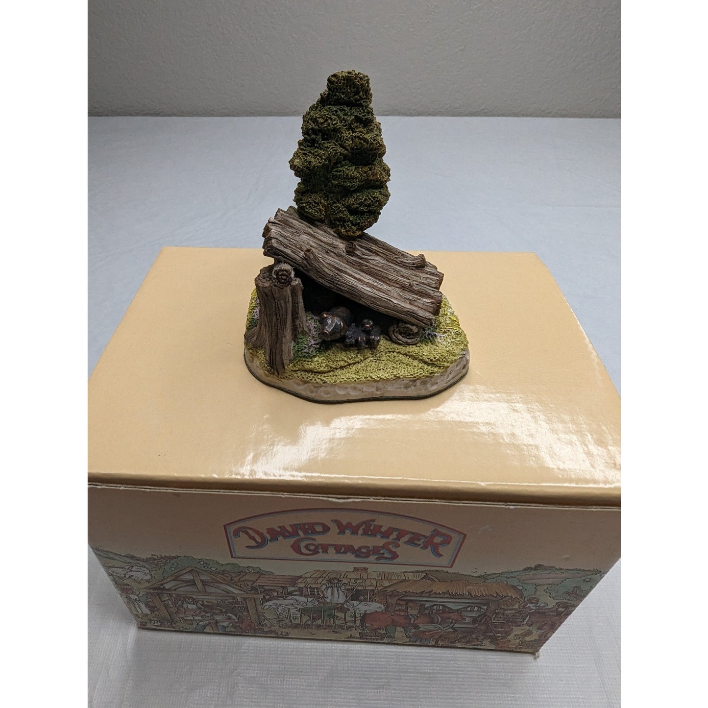 David Winter “Shropshire Pig Shelter” The Shires Collection Original Box & COA