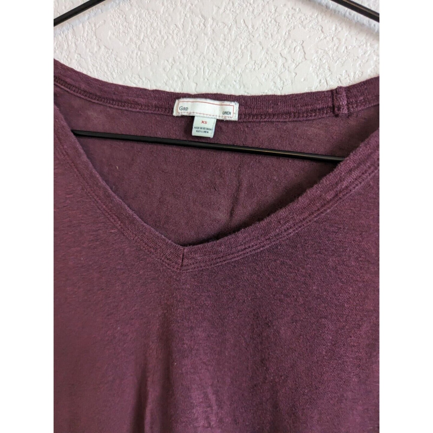 GAP Womens Sz XS Short Sleeve T Shirt Purple Linen V Neck