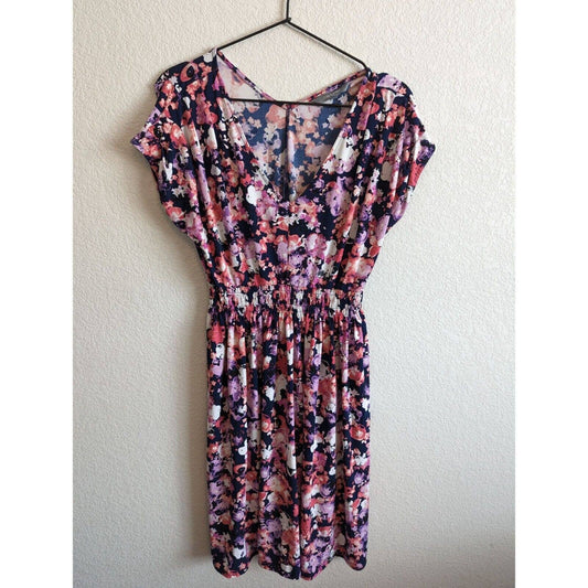 Daisy Fuentes Vestido floral de manga corta hasta la rodilla con cuello en V para mujer Sz S