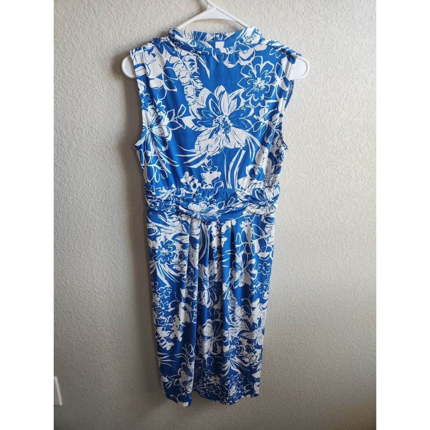 Chadwicks Womens Sz 6 Knee Length Sleeveless Dress Blue White Floral