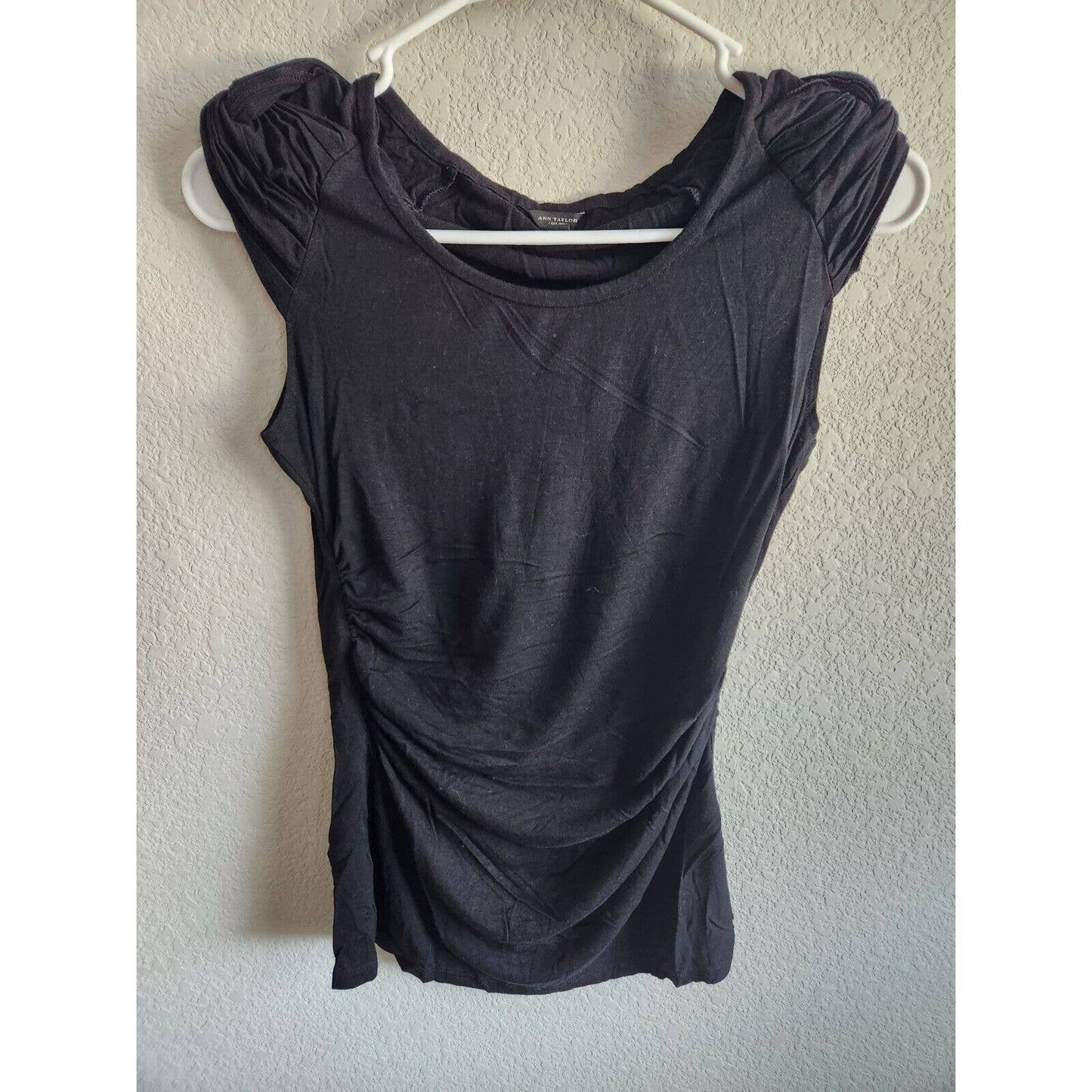 Ann Taylor Womens Sz M Solid Black Cotton T Shirt Ruffled Shoulder