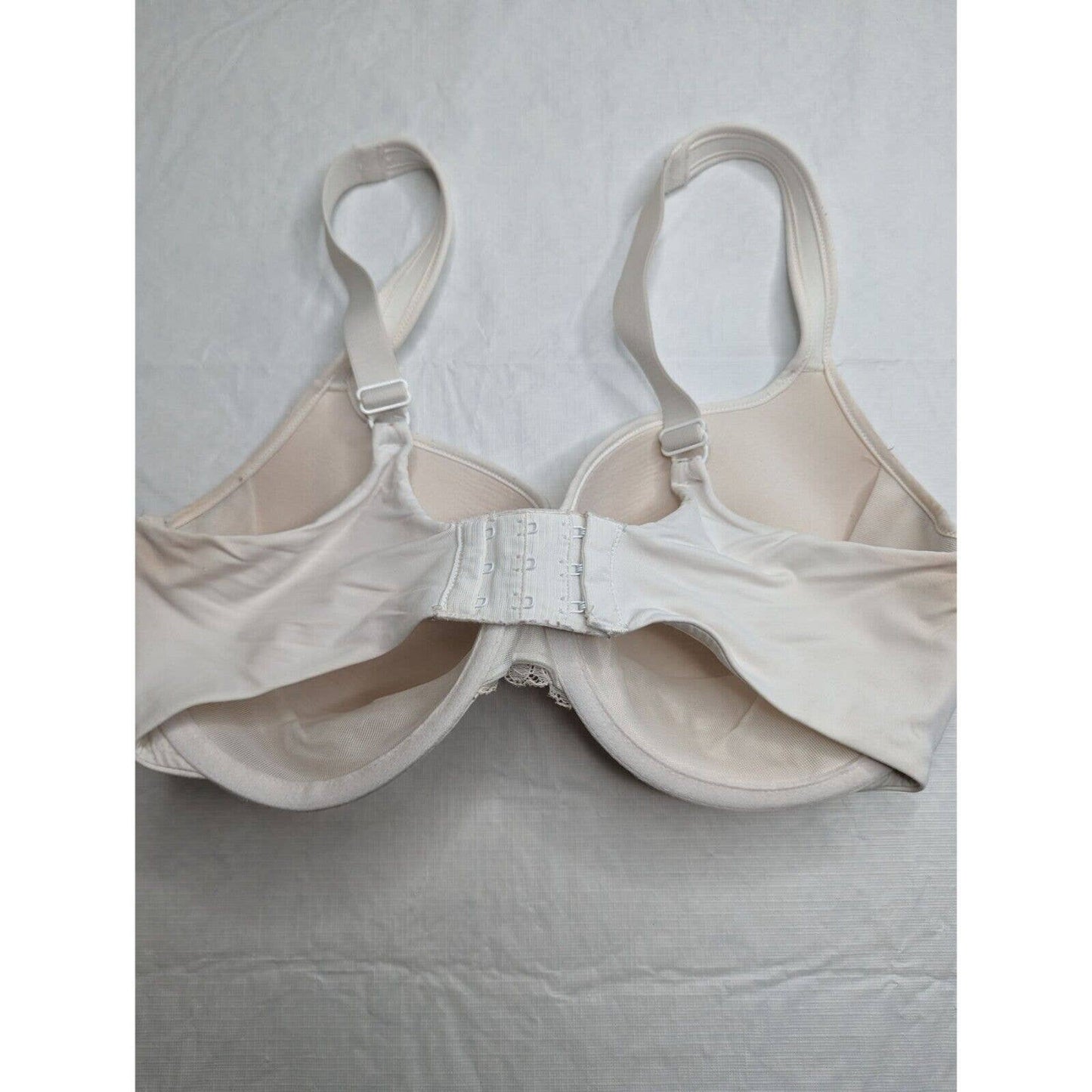 Vintage Bali Womens Sz 34DD Classic White T Shirt Bra 3097