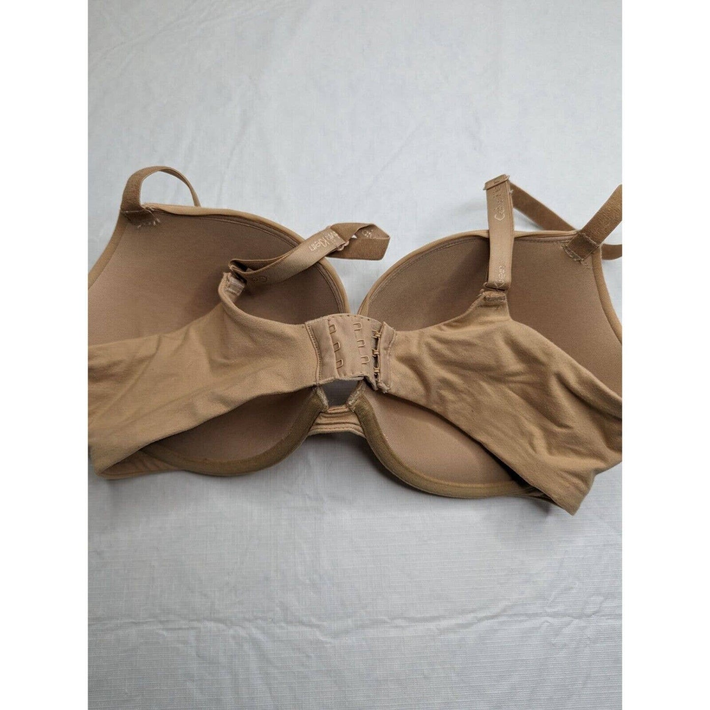 Calvin Klein - Sujetador tipo camiseta ligeramente acolchado para mujer, talla 36D, color beige