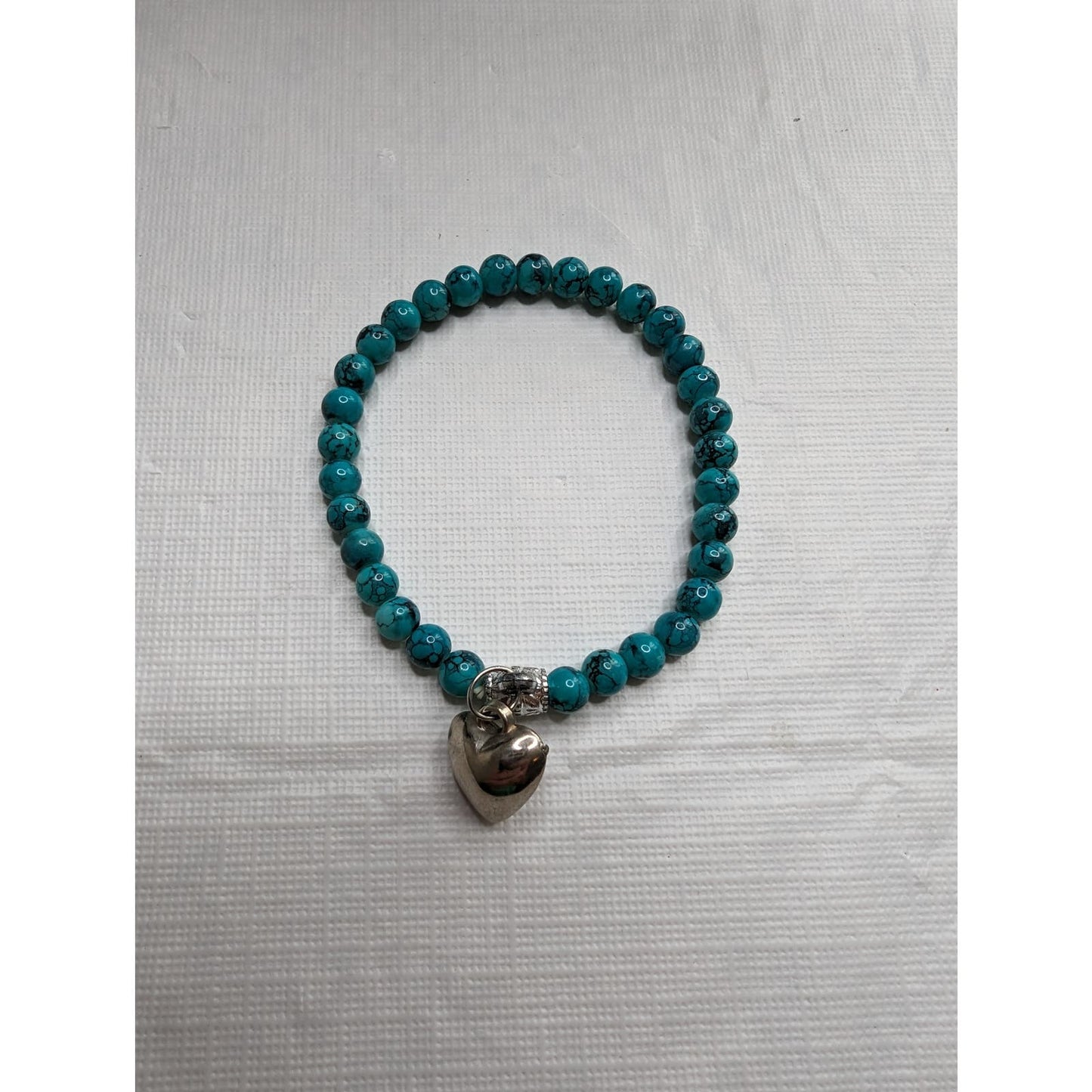 Vintage Y2K Single Strand Beaded Bracelet Turquoise w/ Heart Charm