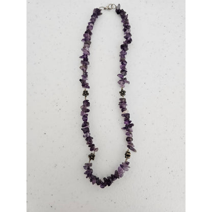 Vintage Y2K Dark Amethyst Chip Stone Single Strand Necklace w/ Flower Beads