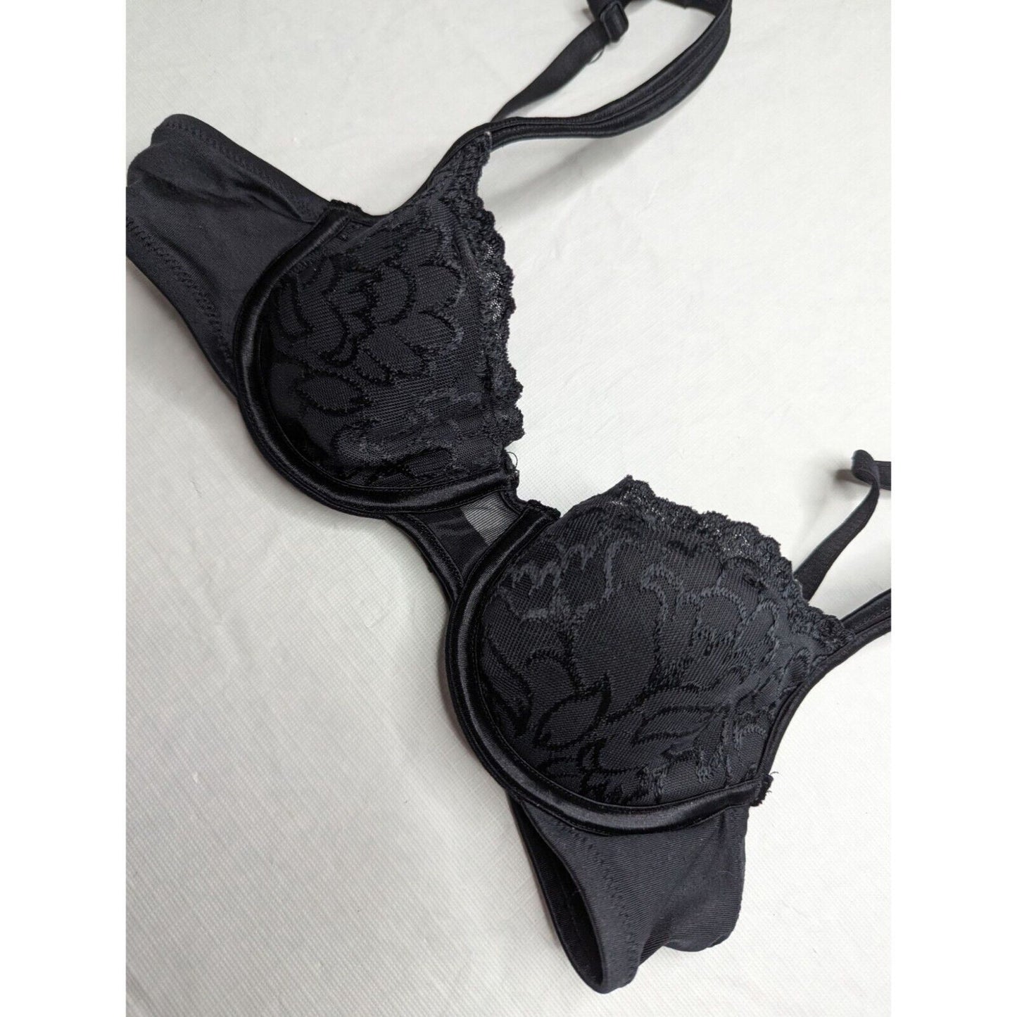 Vintage 1990s Vanity Fair Womens Sz 32A Black Lace Demi Bra