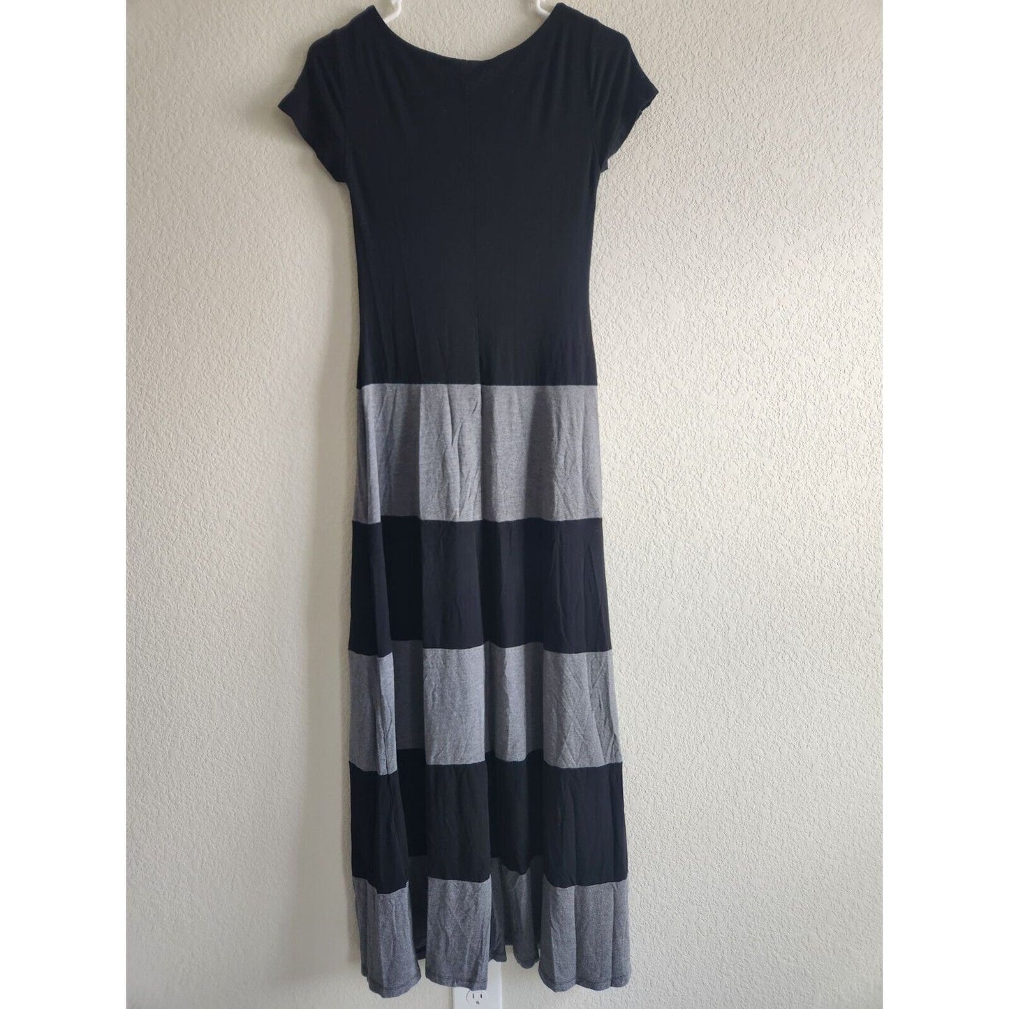 GAP Womens Sz XS Black and Gray Short Sleeve Midi Dress Striped