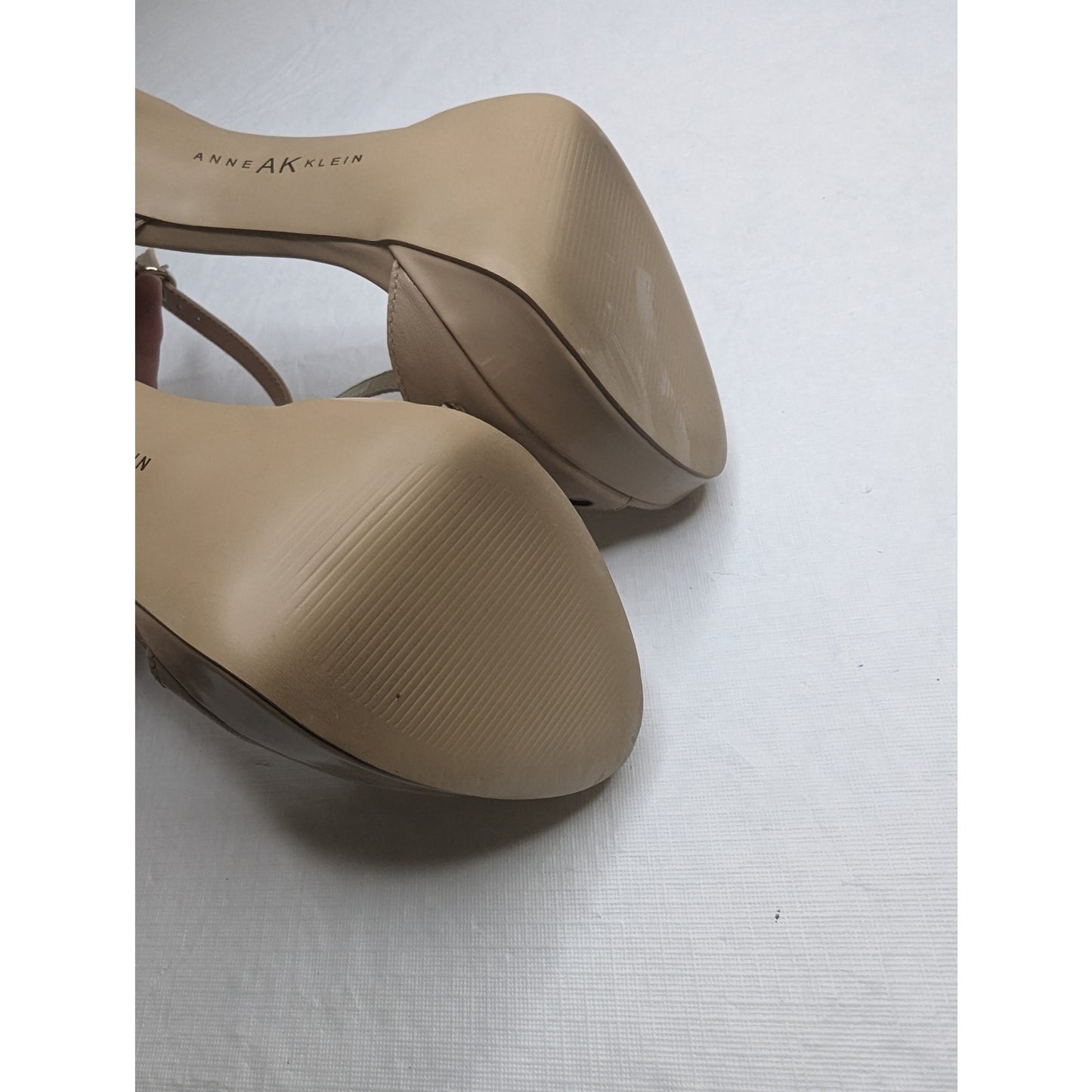 Anne Klein Womens Sz 10 Ankle strap Beige Leather Heels Sultry Strappy