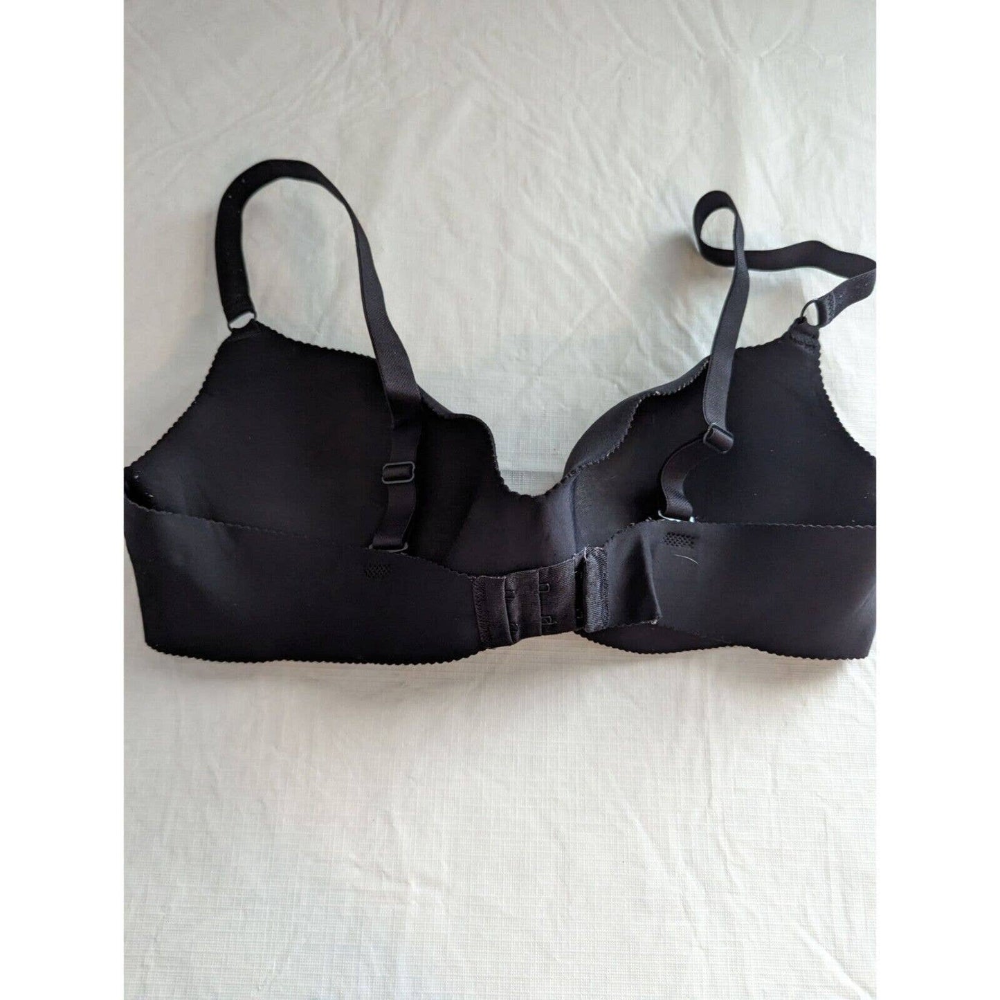 Hanes Womens Sz 36C Seamless T Shirt Bra Solid Black W027