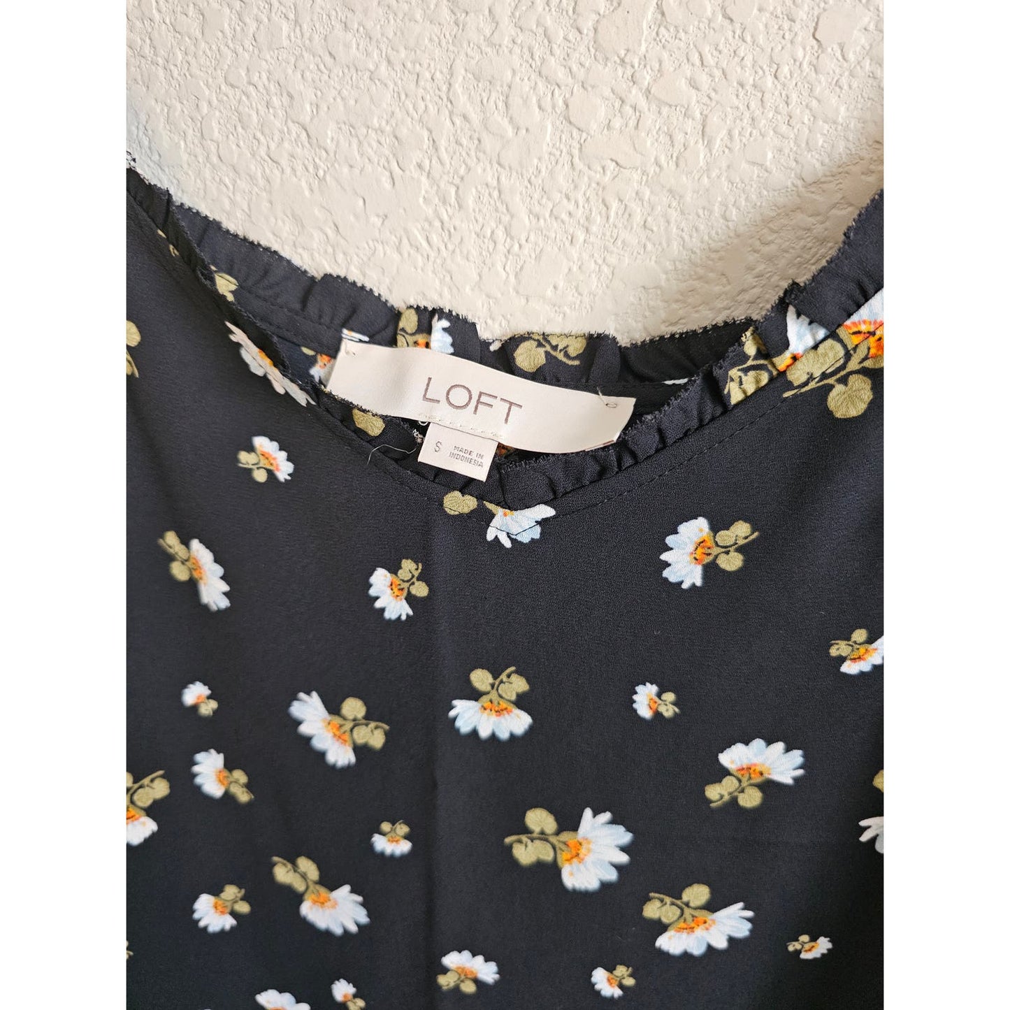 Ann Taylor LOFT Womens Sz S Sleeveless Blouse Black Daisy Floral Print