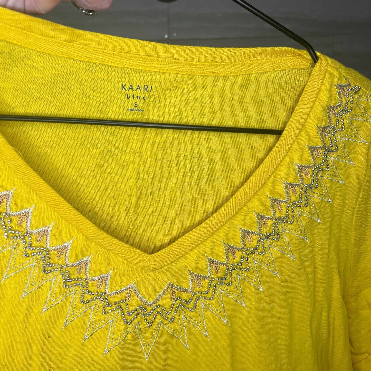 Kaari Blue Womens Sz S Short Sleeve V Neck T Shirt Bright Yellow 100% Cotton