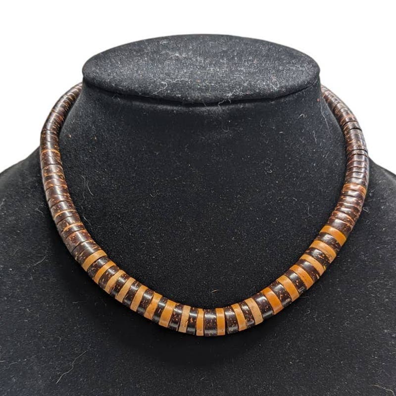 Vintage 1960s Womens Wooden Disc Bead Single Strand Choker Necklace