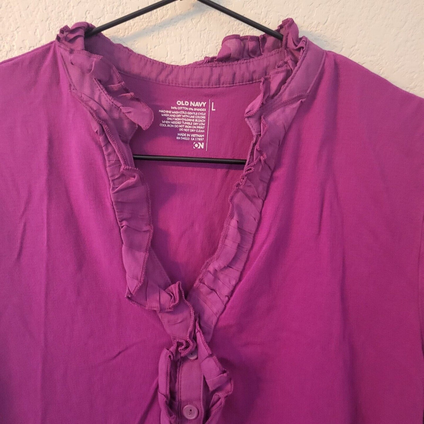 Vintage Old Navy womens Sz L Short Sleeve T Shirt Purple Ruffled Neckline