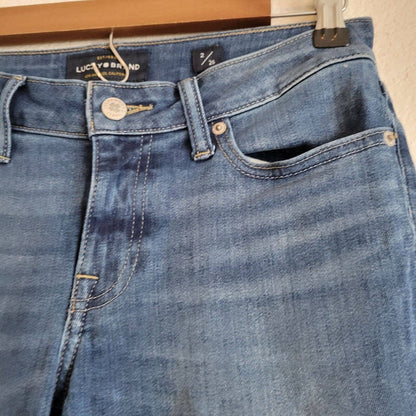 Lucky Brand Jeans azules con corte de bota clásico para mujer, talla 2, lavado medio