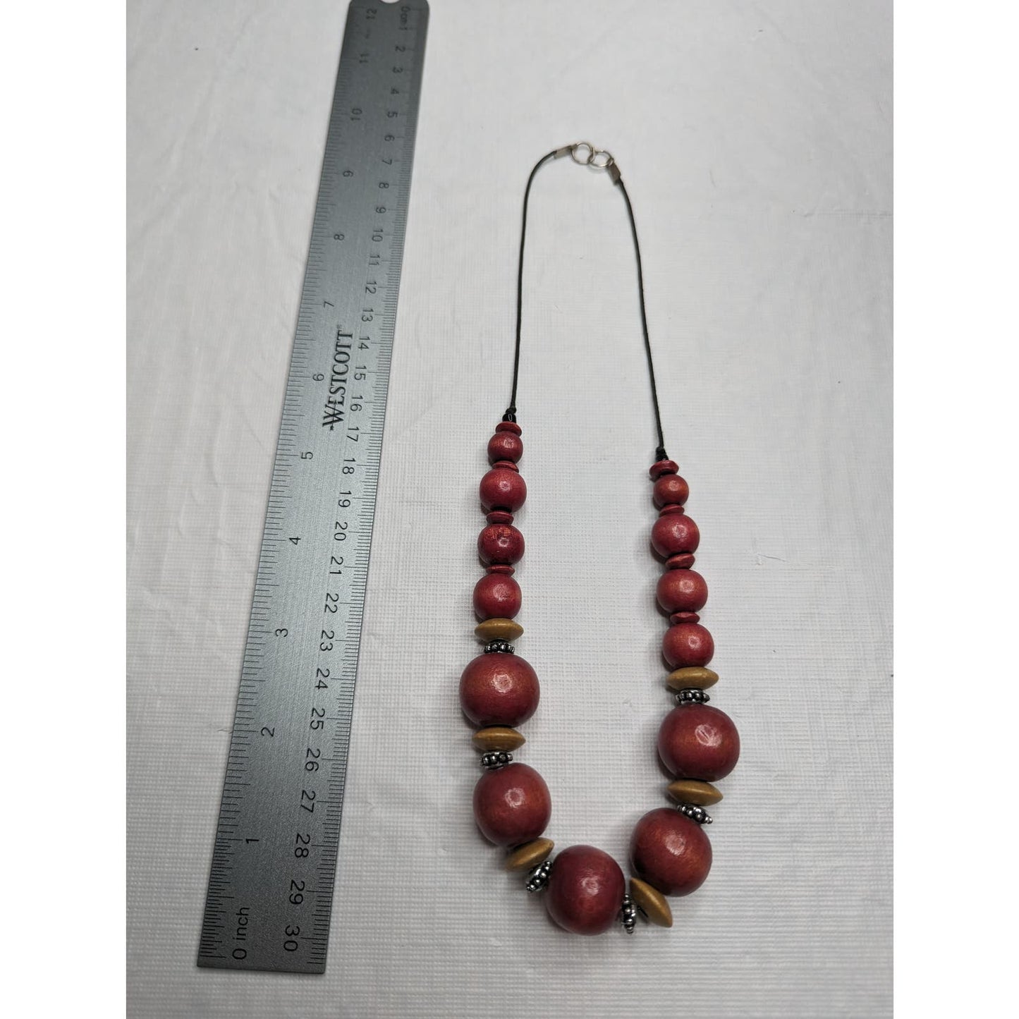 Vintage 1990s Graduated Round Wooden Beaded necklace Red Beige